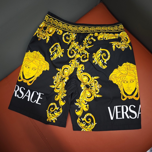 ブランドハーフパンツ背面デザイン